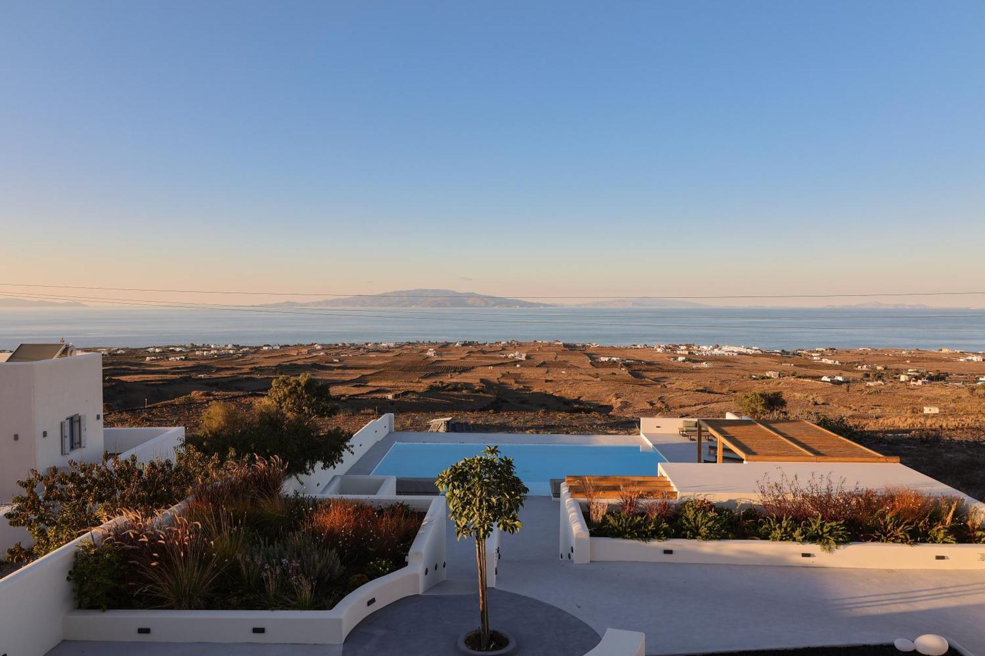 North Wind Luxury Oia