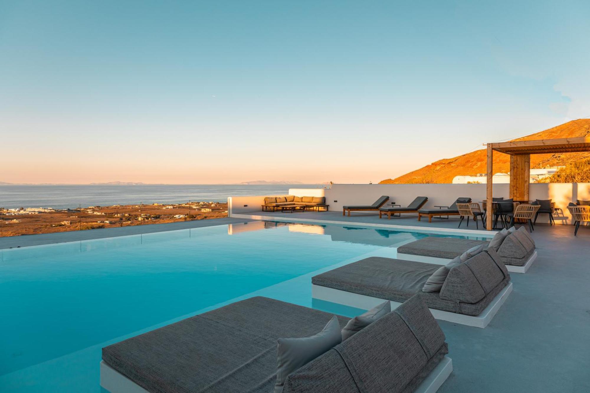 North Wind Luxury Oia